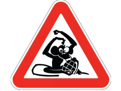 Знак "Осторожно, обезьяна с гранатой!": соцсети
